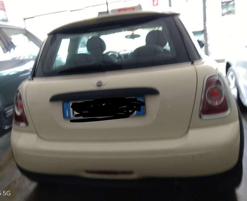 Usata Mini ONE 75 CV (55 kW) 2011 Utilitaria