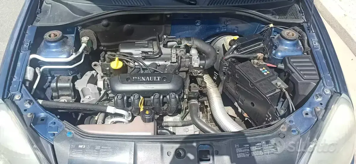 Usata Renault Clio 58 CV (42 kW) 2004 Bluazzurro Utilitaria
