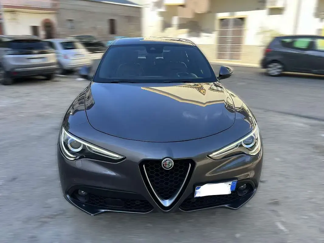 Usata Alfa Romeo Stelvio Veloce 209 CV (153 kW) 2017 SUV