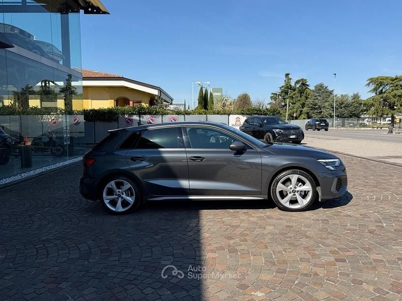 Usata Audi A3 S-Line 150 CV (110 kW) 2023 Gray Berlina