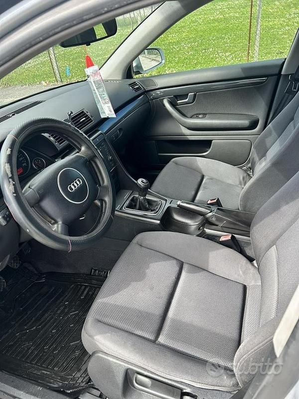 Usata Audi A4 130 CV (95 kW) 2003 Grigio Station wagon