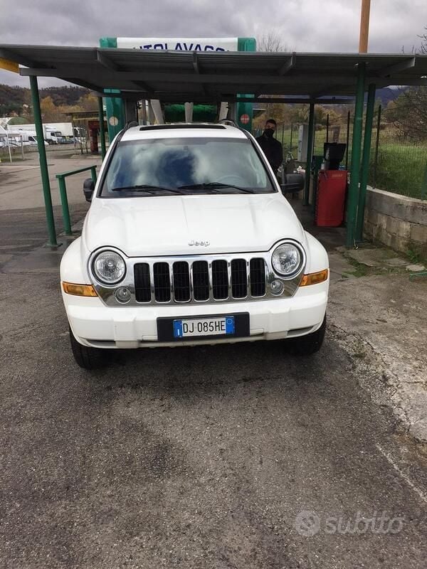Usata Jeep Cherokee 163 CV (119 kW) 2007 SUV