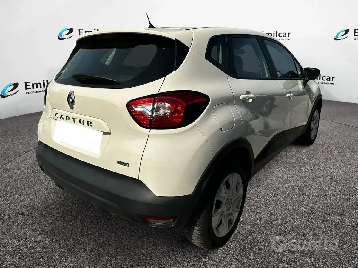 Usata Renault Captur Life 90 CV (66 kW) 2017 Panna SUV