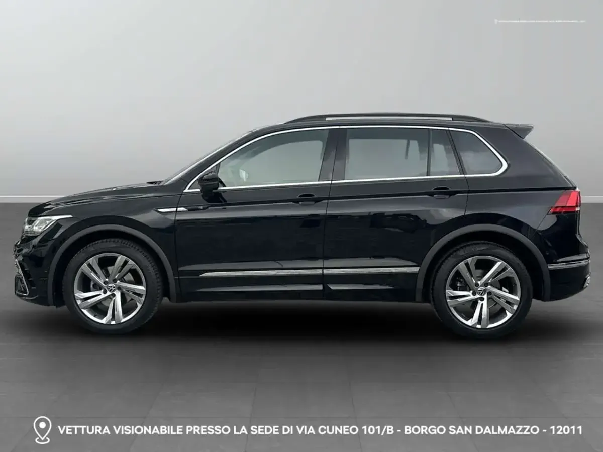 Usata VW Tiguan R-line 150 CV (110 kW) 2023 2t nero perlato SUV