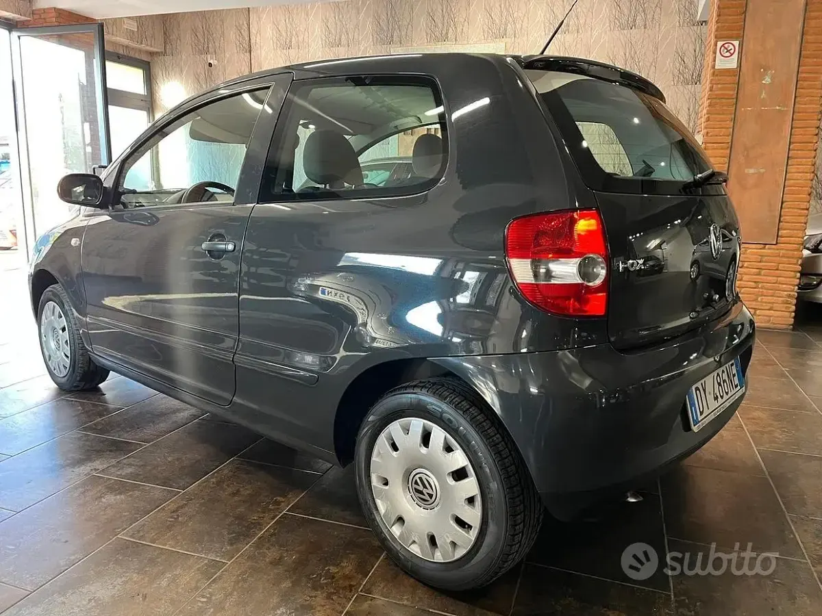 Usata VW Fox Sport 54 CV (39 kW) 2009 Grigio Utilitaria