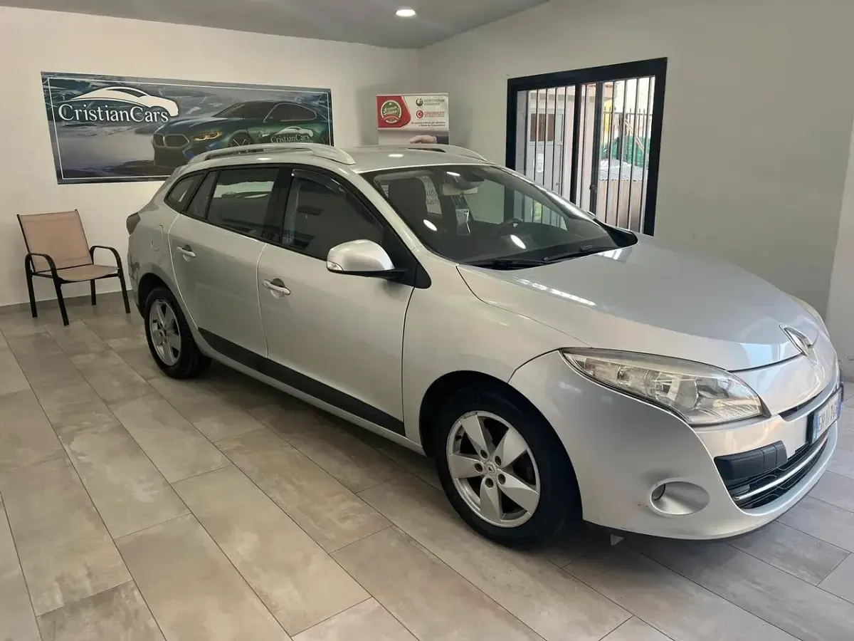 Usata Renault Mégane GrandTour 110 CV (80 kW) 2011 Argento Station wagon