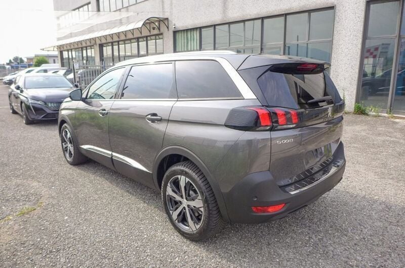Usata Peugeot 5008 Allure 131 CV (96 kW) 2023 Grigio Monovolume