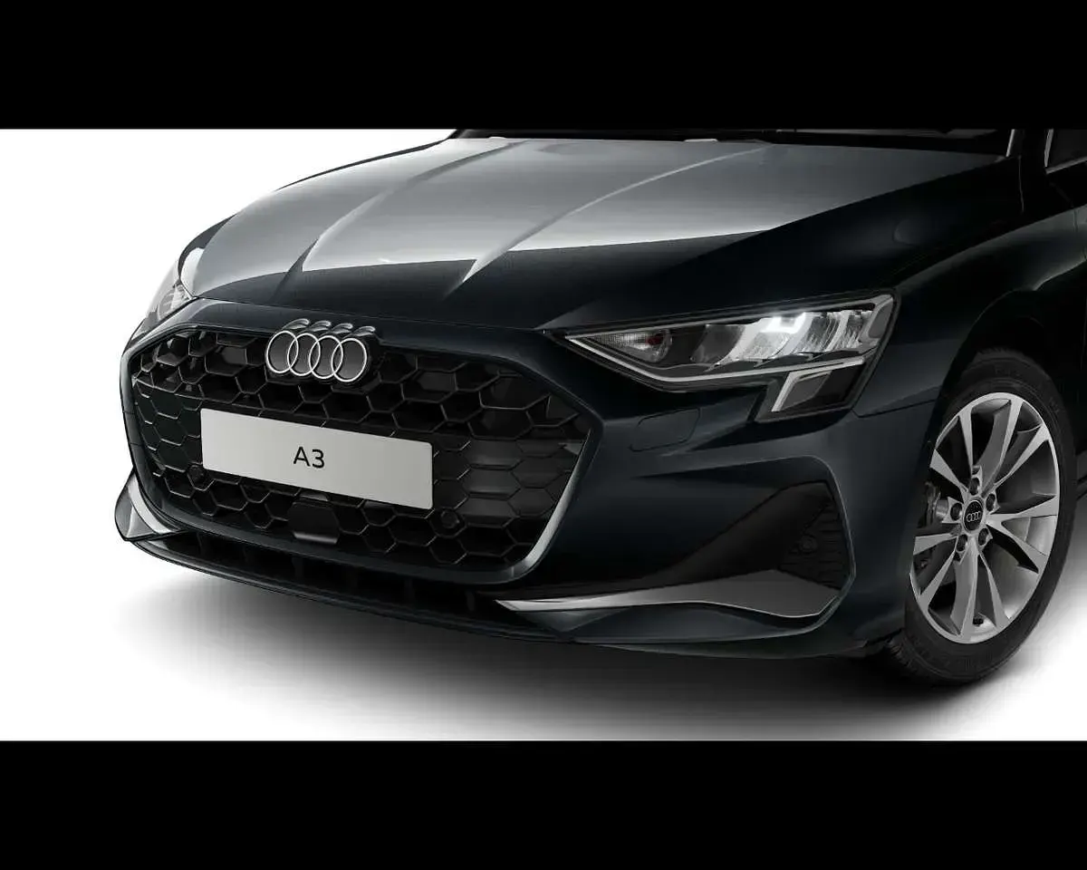 Nuova Audi A3 Advanced 116 CV (85 kW) 2026 Grigio manhattan metallizzato Berlina