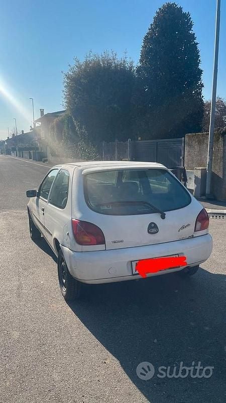 Usata Ford Fiesta 1998 Bianco Utilitaria