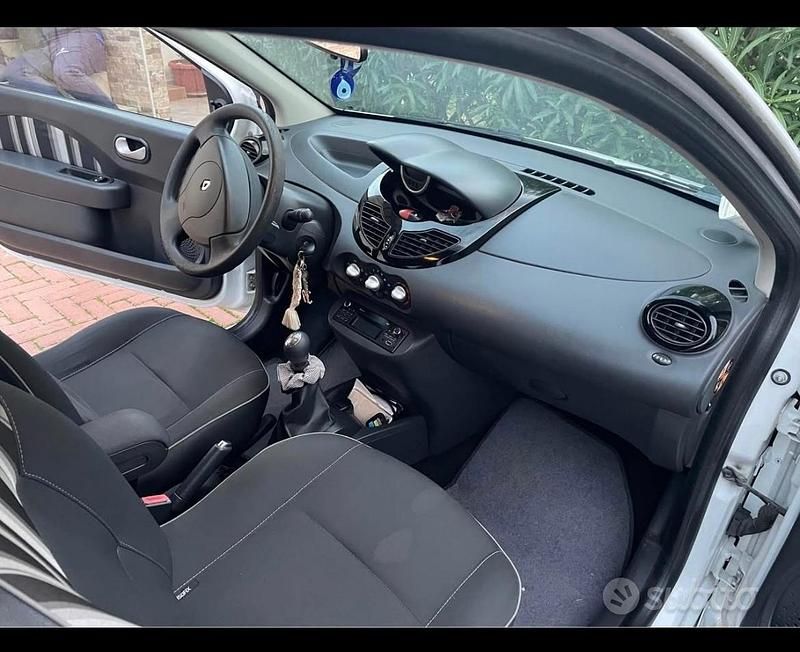 Usata Renault Twingo Night&Day 75 CV (55 kW) 2014 Bianco Utilitaria