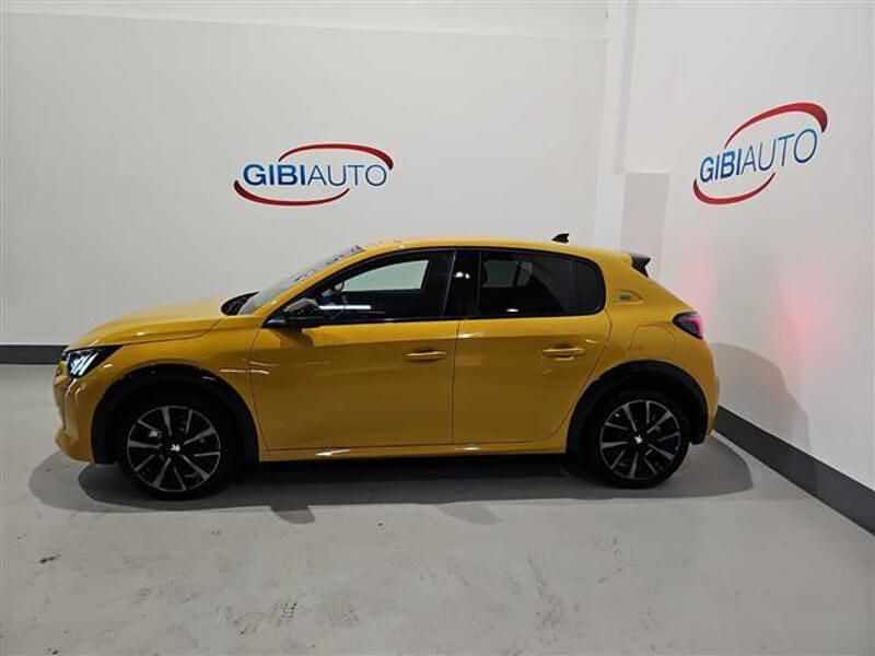 Usata Peugeot e-208 Allure 100 kW (136 CV) 2023 Giallo Utilitaria