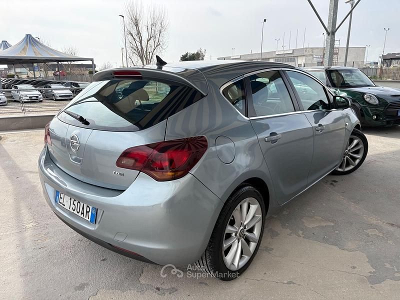 Usata Opel Astra Cosmo 125 CV (91 kW) 2012 Grigio Berlina