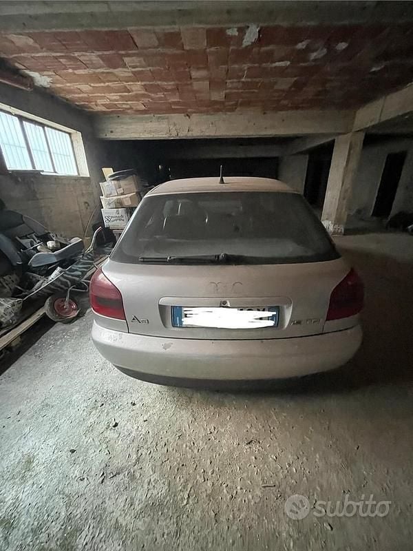 Usata Audi A3 102 CV (75 kW) 2000 Grigio Utilitaria