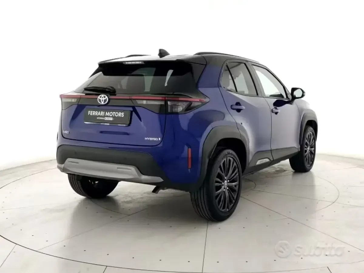 Usata Toyota Yaris Cross 92 CV (67 kW) 2023 Bluazzurro SUV