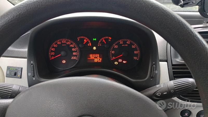 Usata Fiat Punto 2003 Grigio Utilitaria