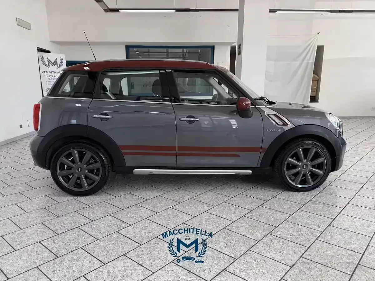 Usata Mini Cooper D Countryman Business 111 CV (81 kW) 2016 Marrone SUV