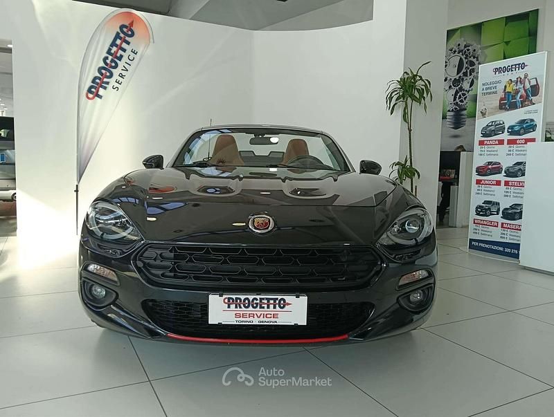 Usata Fiat 124 Spider Lusso 140 CV (102 kW) 2018 Nero Cabrio