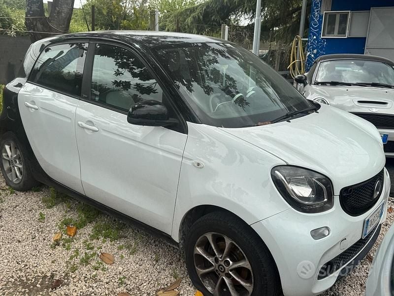 Usata Smart ForFour 70 CV (51 kW) 2016 Bianco Utilitaria