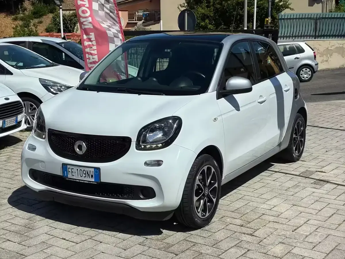 Usata Smart ForFour 71 CV (52 kW) 2016 Bianco Utilitaria