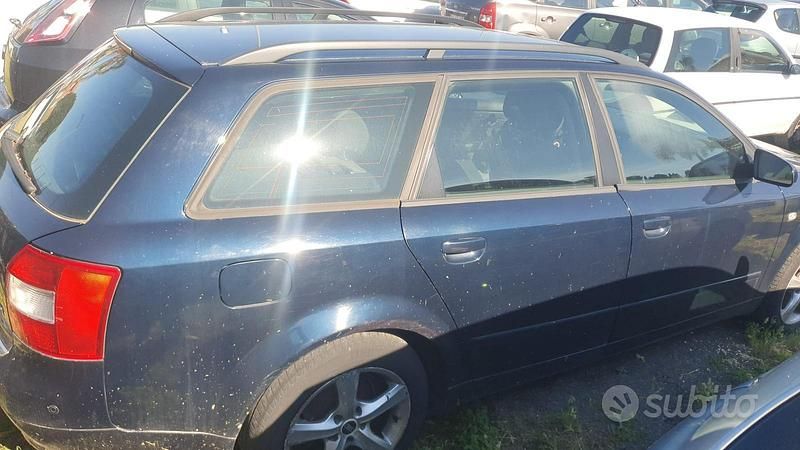 Usata Audi A4 130 CV (95 kW) 2004 Blu Station wagon