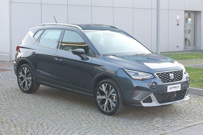 Usata Seat Arona Xperience 110 CV (80 kW) 2023 Grigio scuro SUV