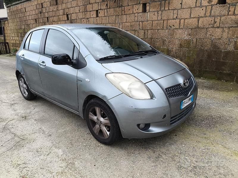 Usata Toyota Yaris 90 CV (66 kW) 2006 Berlina