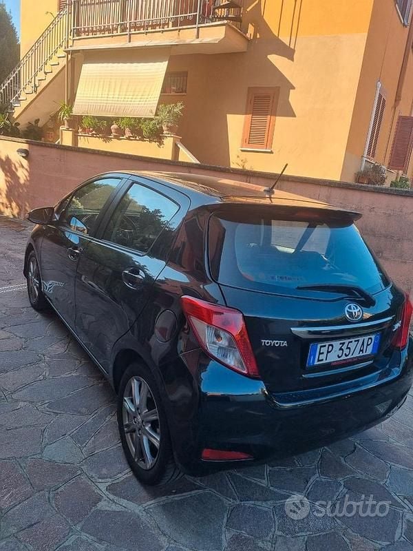Usata Toyota Yaris 90 CV (66 kW) 2013 Utilitaria