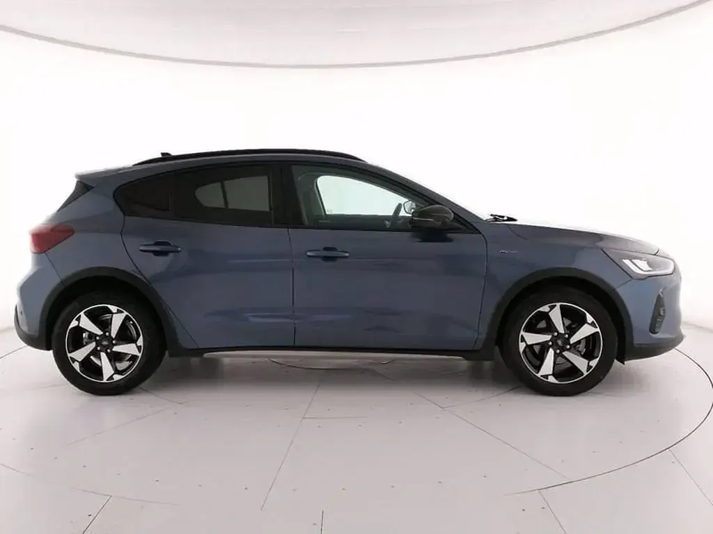 Usata Ford Focus Active 125 CV (91 kW) 2023 Blu SUV