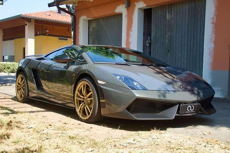 Usata Lamborghini Gallardo 570 CV (419 kW) 2010 Grigio telesto Coupé