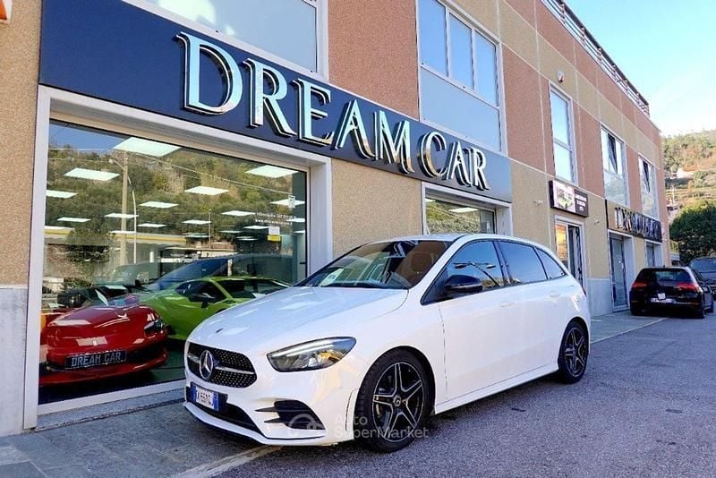 Usata Mercedes B180 Premium 116 CV (85 kW) 2022 Bianco pastello Monovolume
