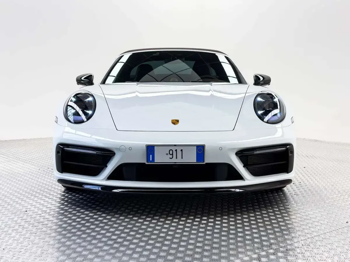 Usata Porsche 911 Carrera 4 GTS Targa 480 CV (353 kW) 2024 Bianco Cabrio