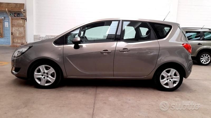 Usata Opel Meriva Cosmo 110 CV (80 kW) 2016 Grigio Monovolume