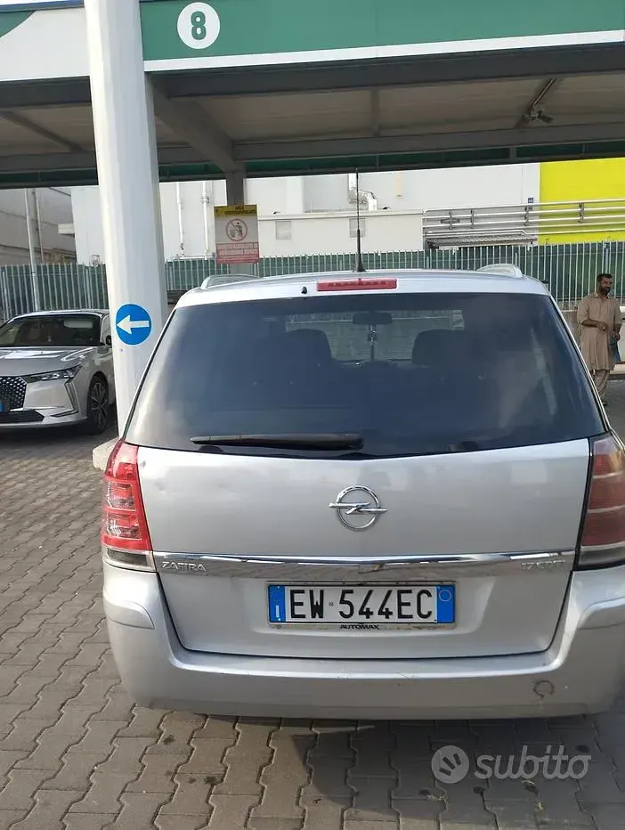 Usata Opel Zafira 110 CV (80 kW) 2014 Grigio Monovolume