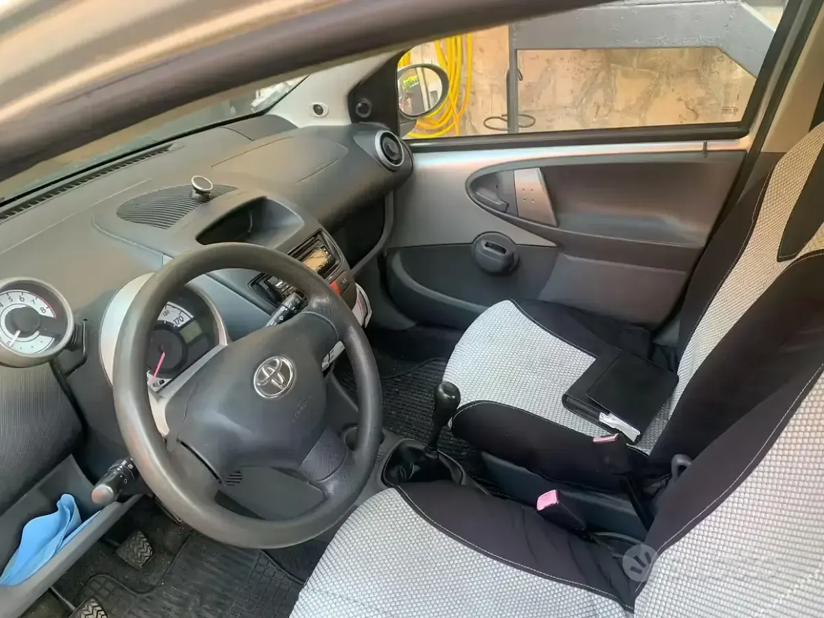 Gebraucht Toyota Aygo 68 PS (50 kW) 2007 Grau Kleinwagen