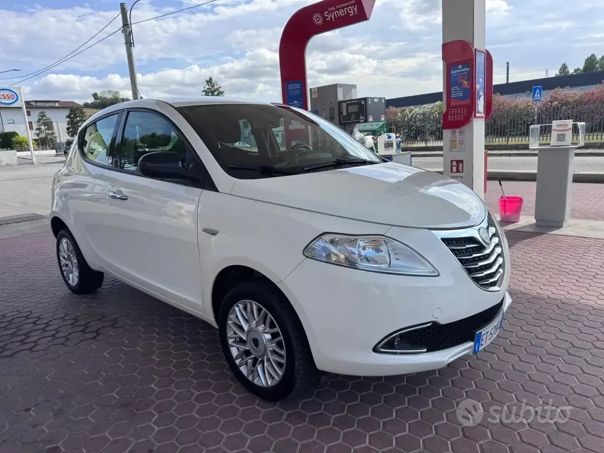 Usata Lancia Ypsilon Silver 80 CV (58 kW) 2014 Utilitaria