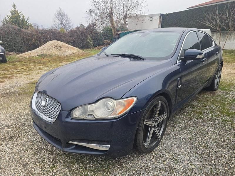 Usata Jaguar XF Premium Luxury 207 CV (152 kW) 2008 Grigio Berlina