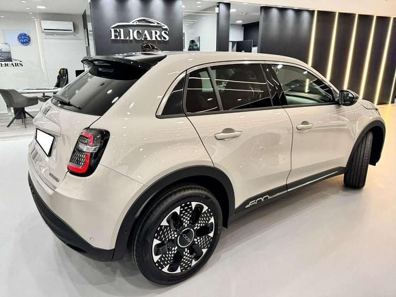 Usata Fiat 600 La Prima 110 CV (80 kW) 2024 Crema cappuccino SUV
