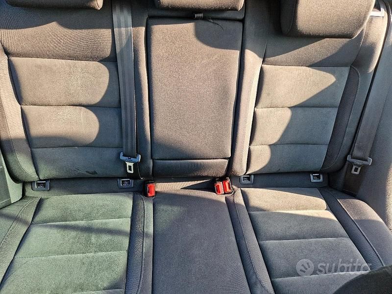 Usata VW Golf VI Comfortline 122 CV (89 kW) 2008 Bianco Utilitaria