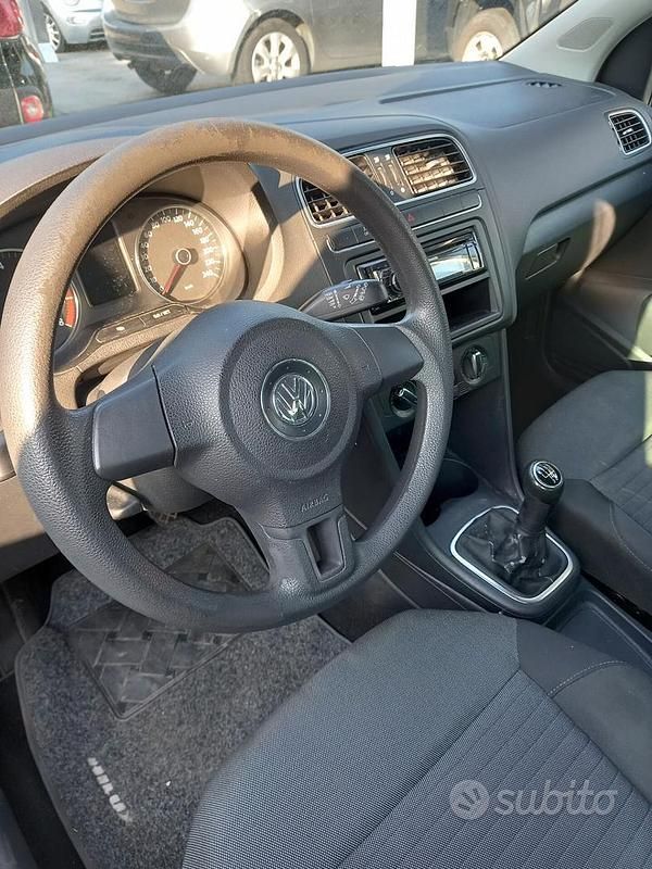 Usado VW Polo 70 CV (51 kW) 2010 Blanco Utilitario