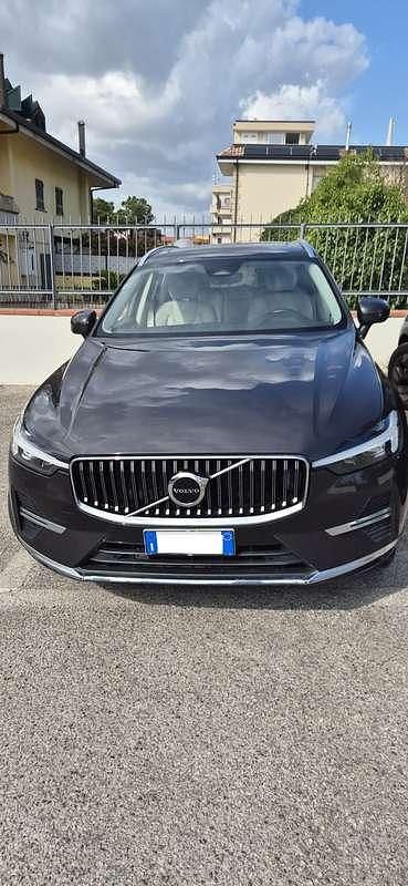 Grigio Usata 2022 Volvo XC60 Plus SUV | 36.000 € (Buon prezzo) - Immagine 1/4