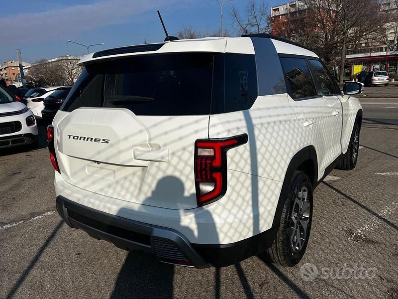 Nuova Ssangyong (KGM) Torres 163 CV (119 kW) 2025 Bianco SUV