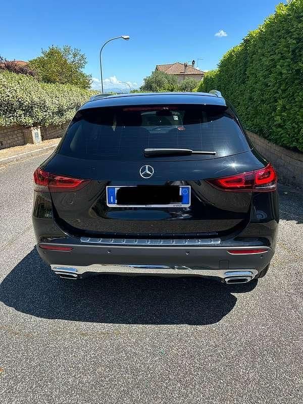 Usata Mercedes GLA180 136 CV (100 kW) 2021 Nero SUV