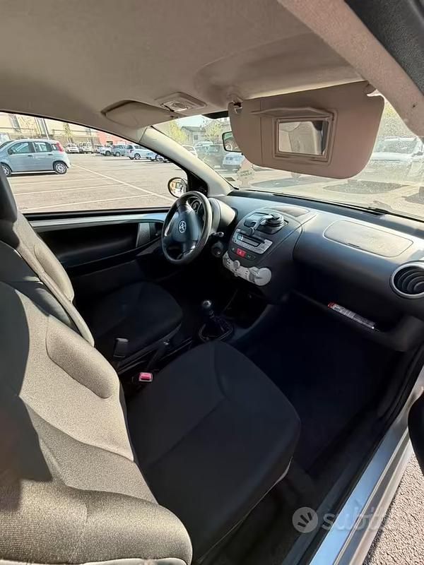 Occasion Toyota Aygo 68 ch (50 kW) 2014 Gris Citadine