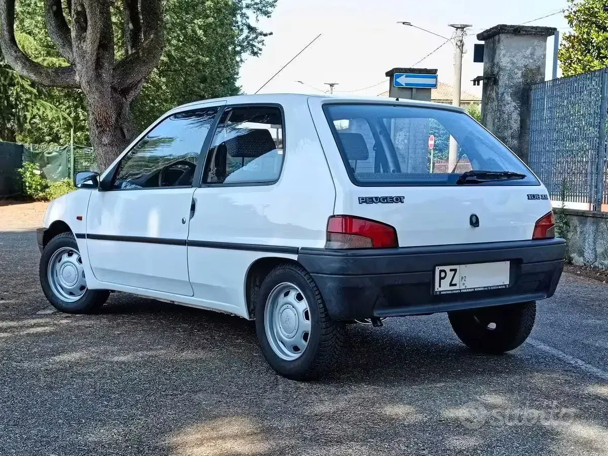 Usata Peugeot 106 50 CV (36 kW) 1993 Bianco Utilitaria