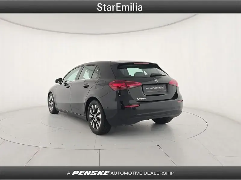 Usata Mercedes A180 Advanced 116 CV (85 kW) 2024 Nero Utilitaria