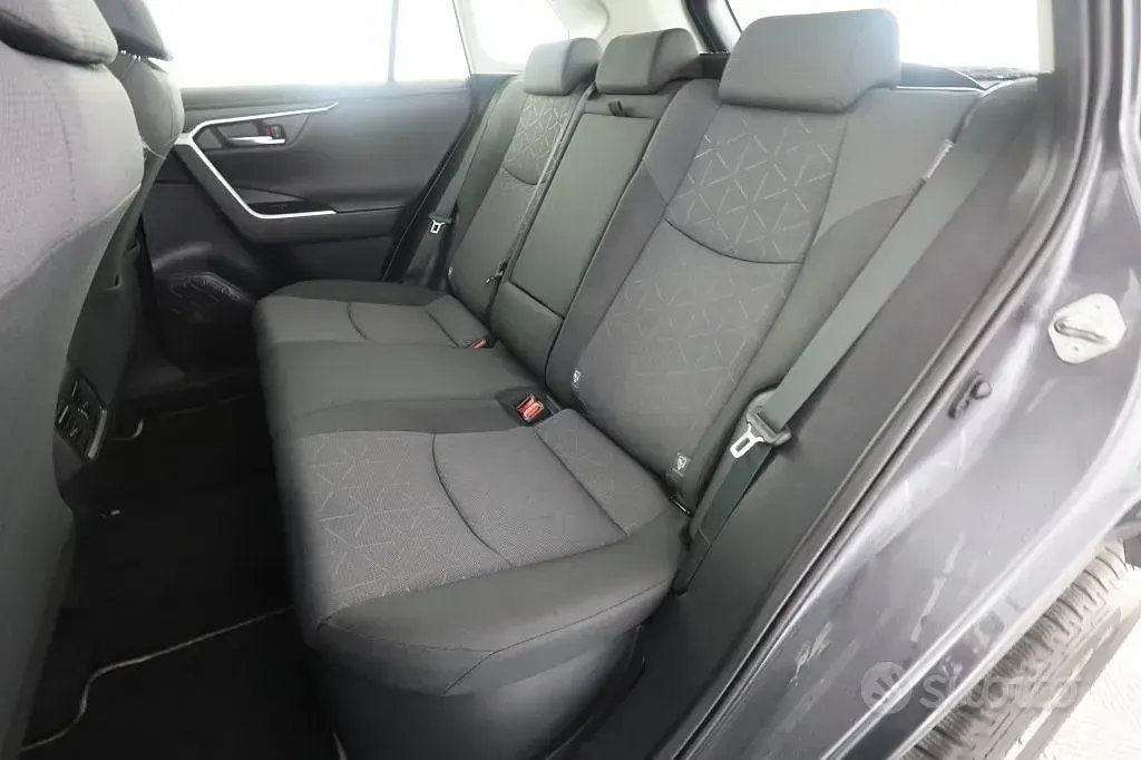 Usata Toyota RAV4 Hybrid Business Edition 178 CV (130 kW) 2022 Grigio SUV