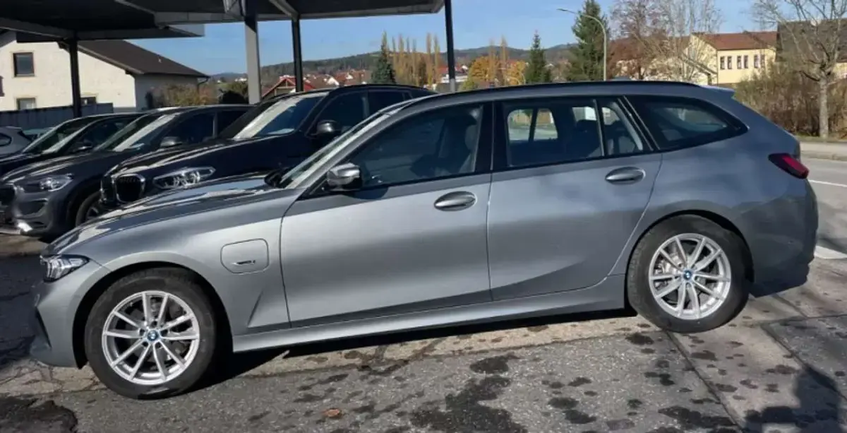 Usata BMW 330e 292 CV (214 kW) 2022 Grigio Station wagon