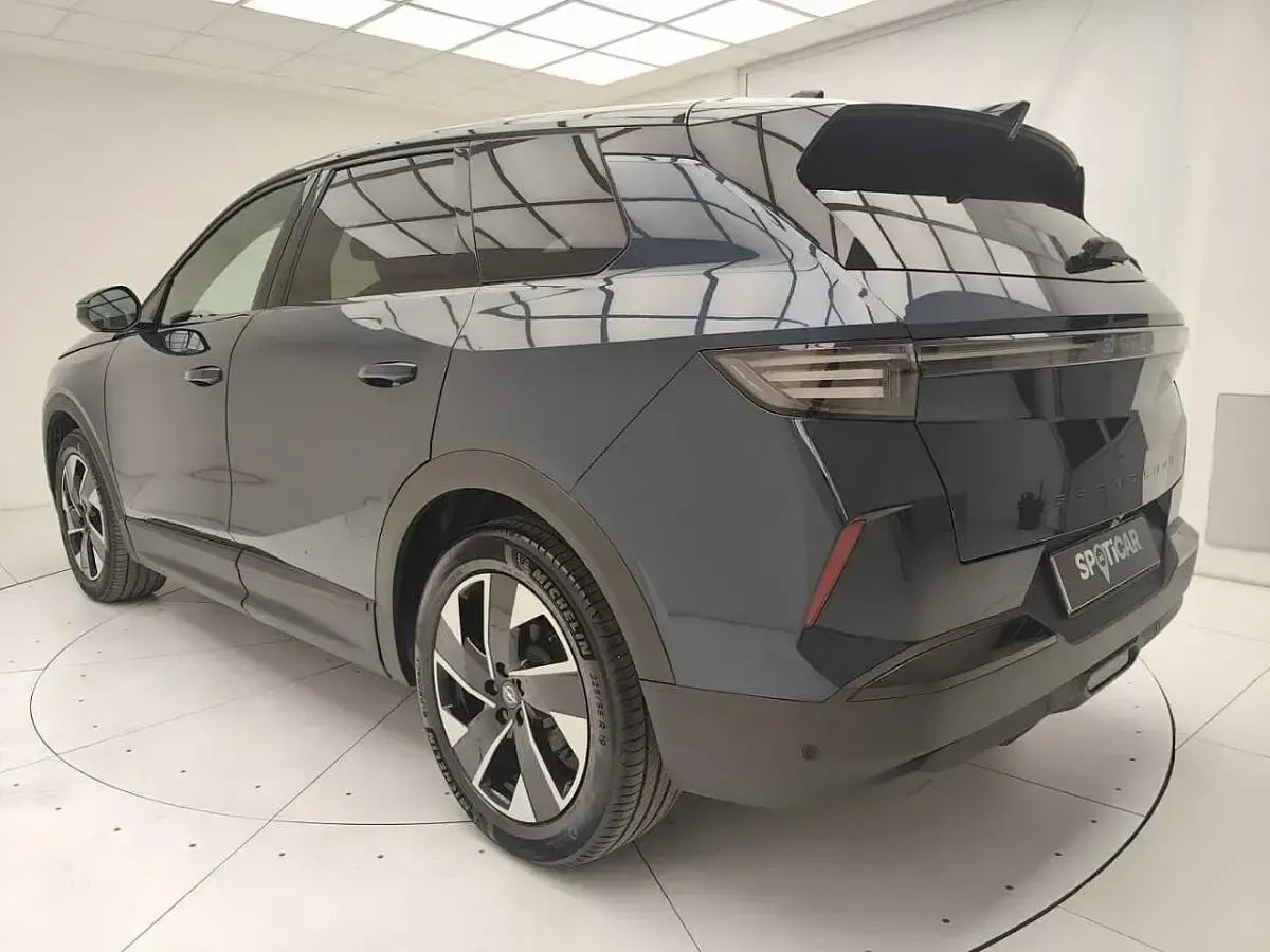 Usata Opel Grandland X 145 CV (106 kW) 2025 Verde SUV