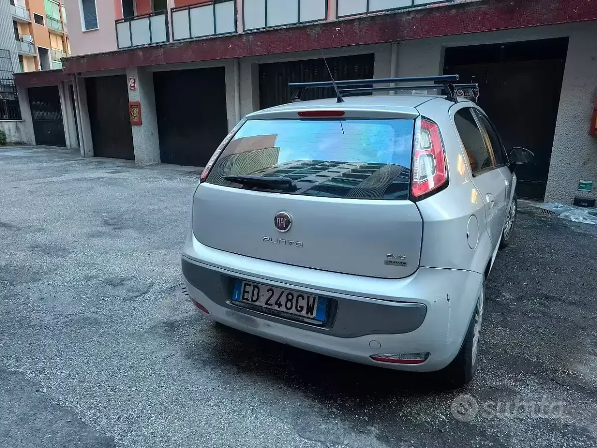 Usata Fiat Grande Punto 77 CV (56 kW) 2010 Grigio Utilitaria