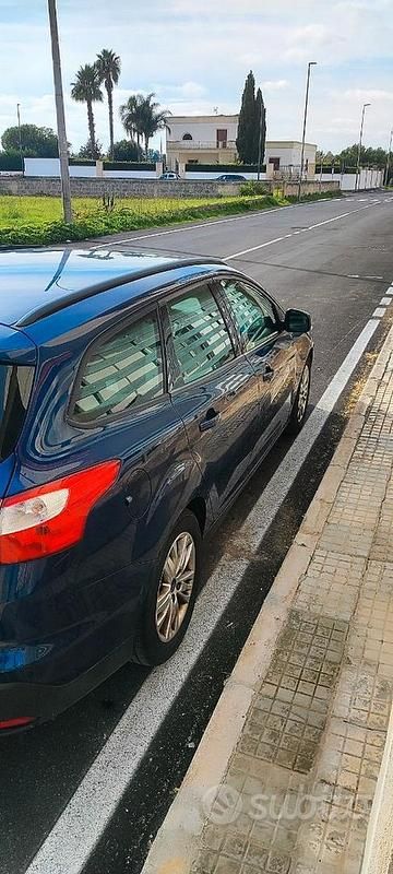 Usata Ford Focus 95 CV (69 kW) 2012 Blu Station wagon